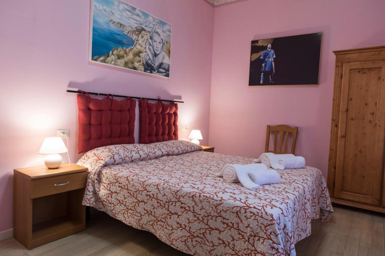 Bb La Bella Addormentata E Il Principe Calaf Bed & Breakfast Lucca Luaran gambar