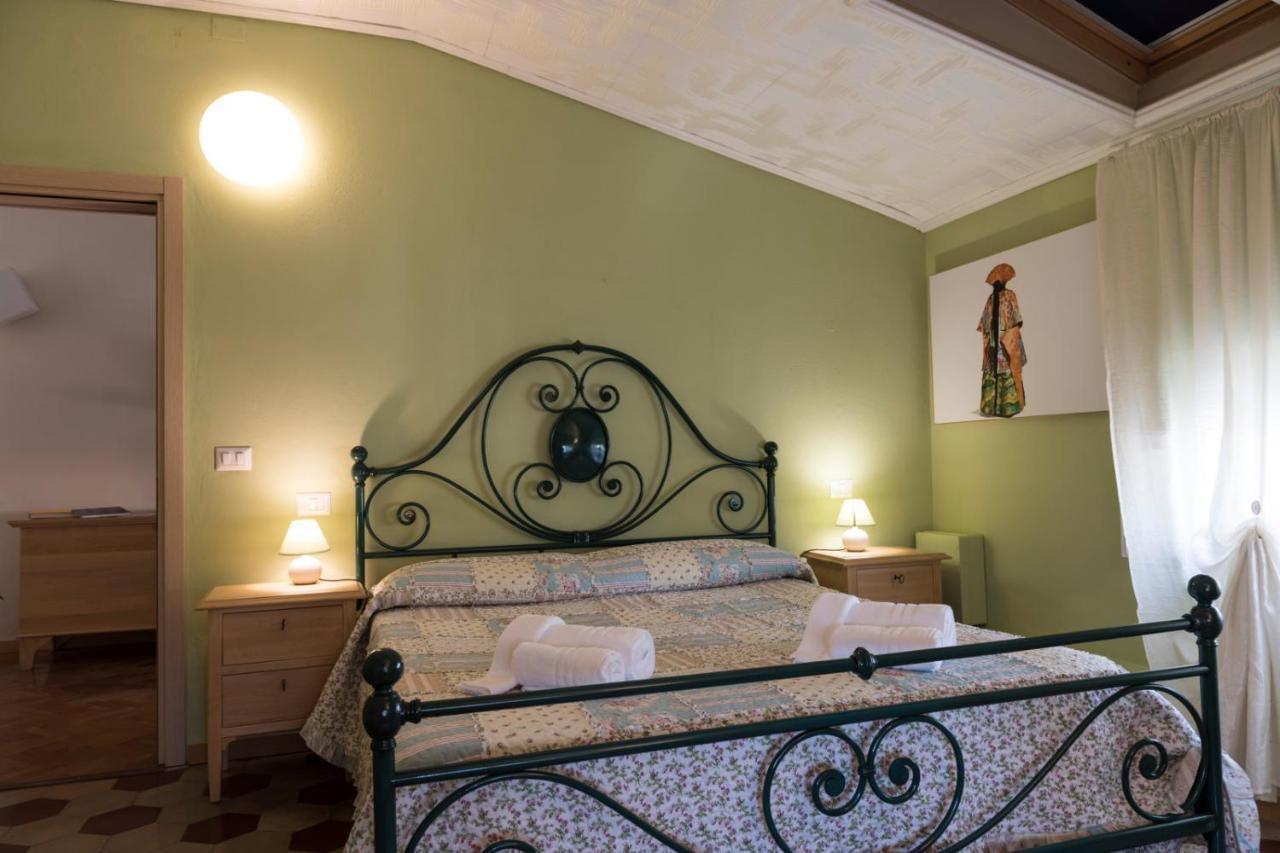 Bb La Bella Addormentata E Il Principe Calaf Bed & Breakfast Lucca Luaran gambar